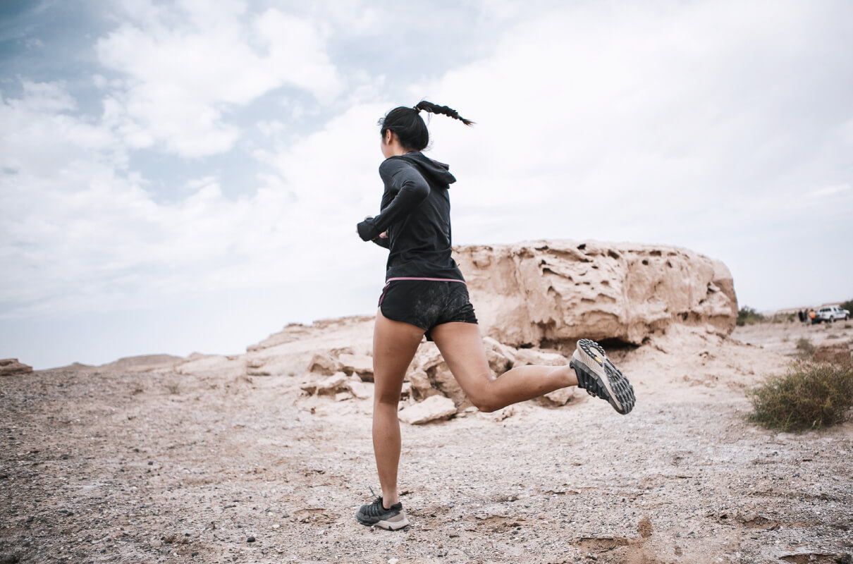 CROSSOVER NECK RUNNING HOODIE WOMEN 